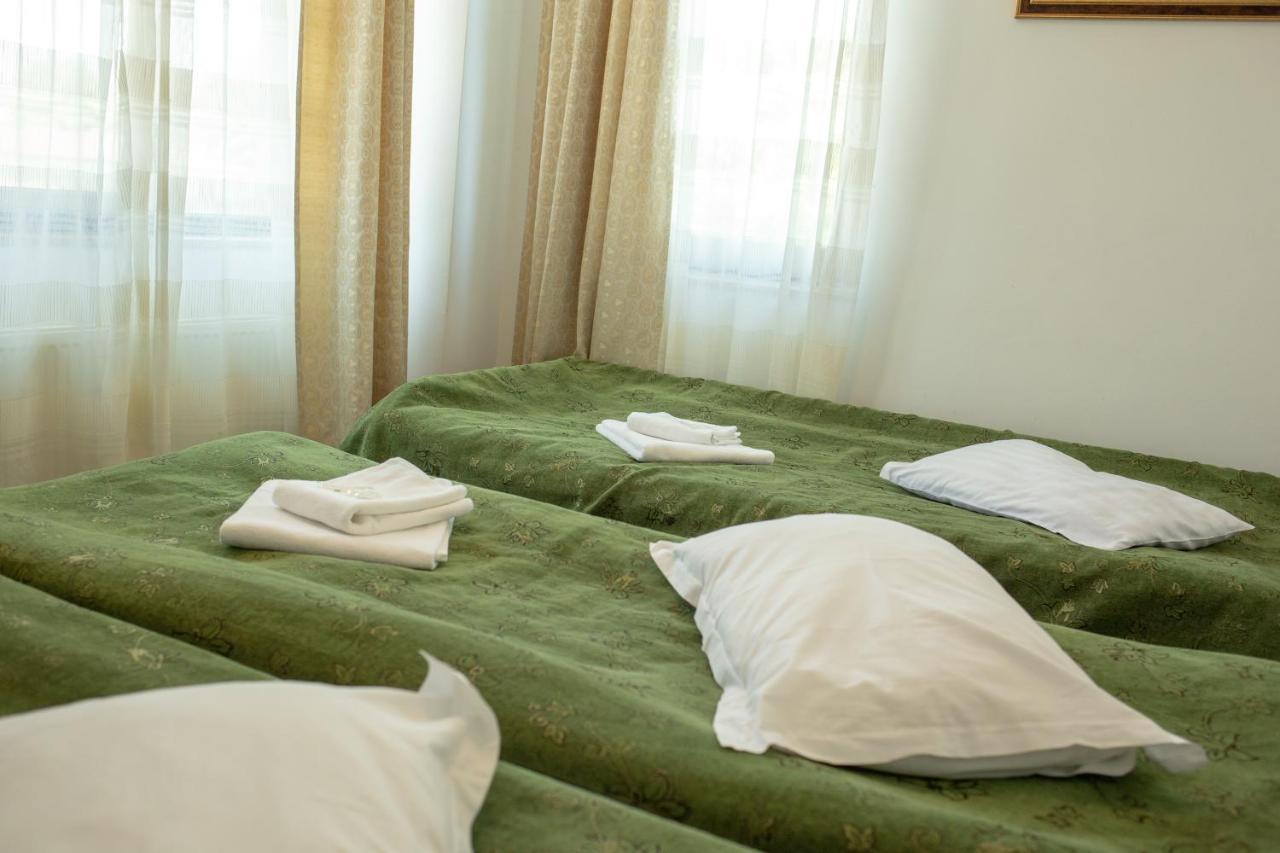 Curtea Brancoveneasca Hotel คอนสตันซา ภายนอก รูปภาพ